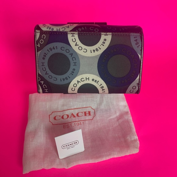 🌸Coach Wallet - Picture 3 of 3